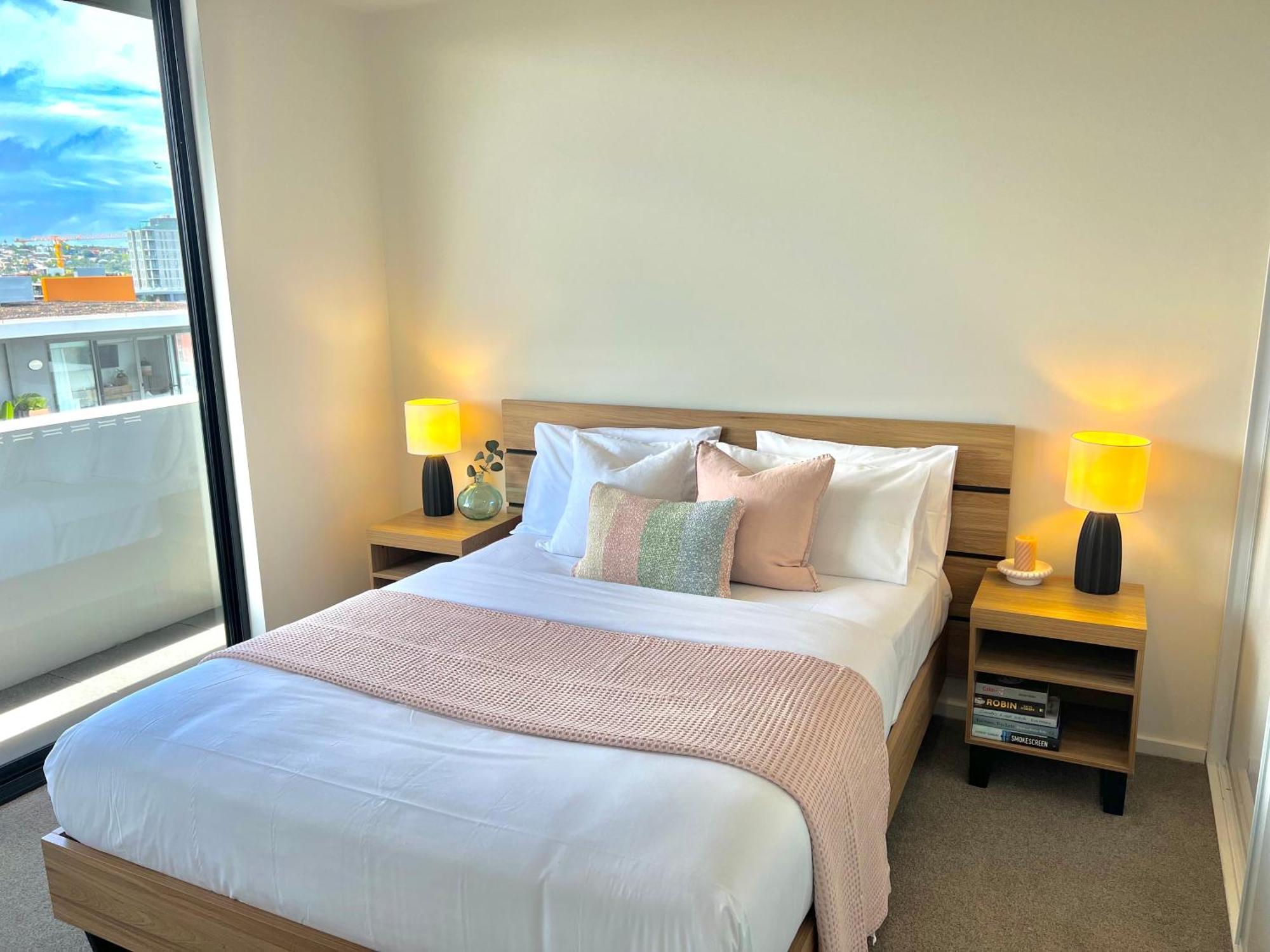 Harbour Towers, Newcastle'S Elite Apartment Stays, Free Parking & Tram Access Buitenkant foto