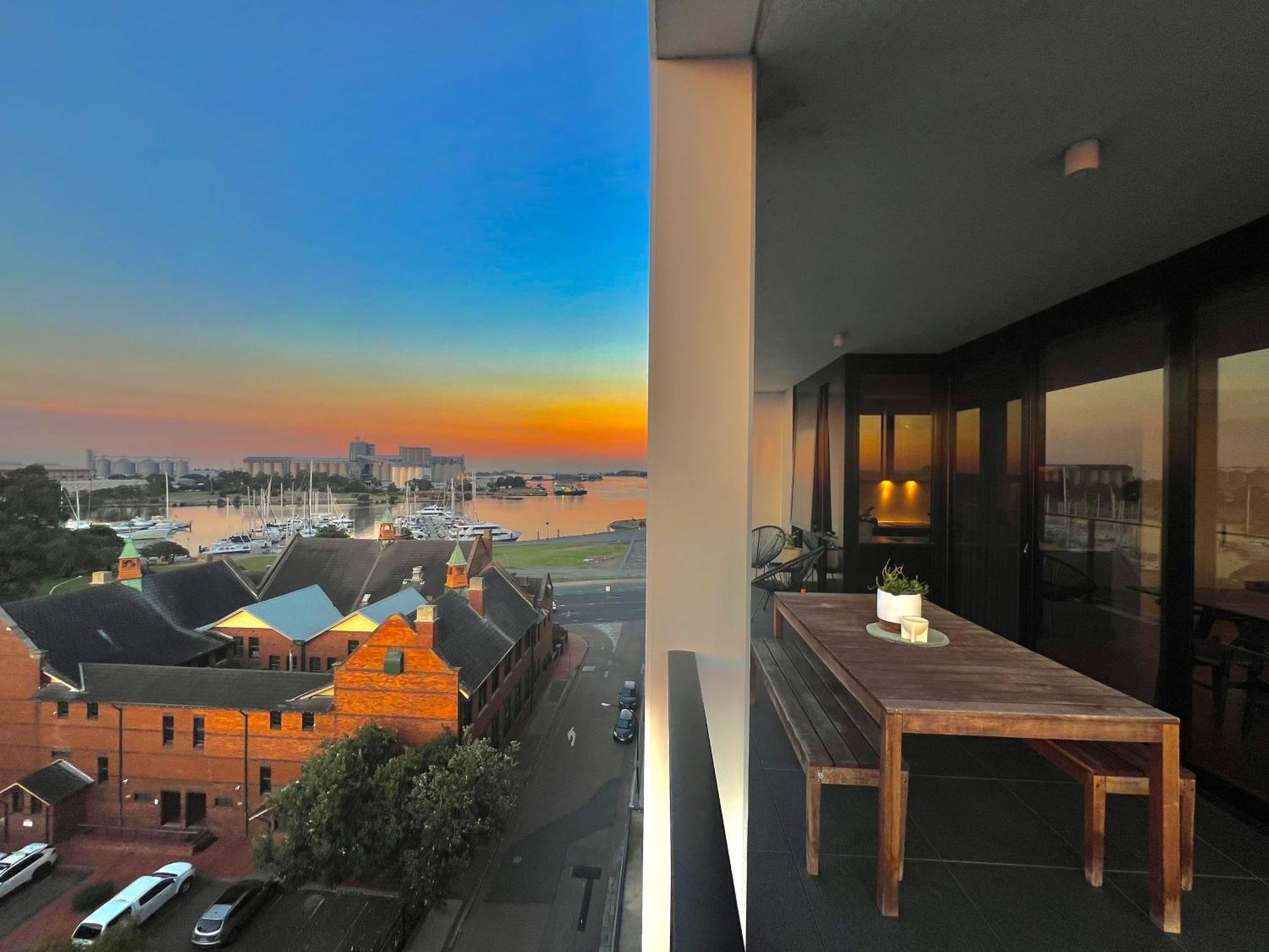 Harbour Towers, Newcastle'S Elite Apartment Stays, Free Parking & Tram Access Buitenkant foto
