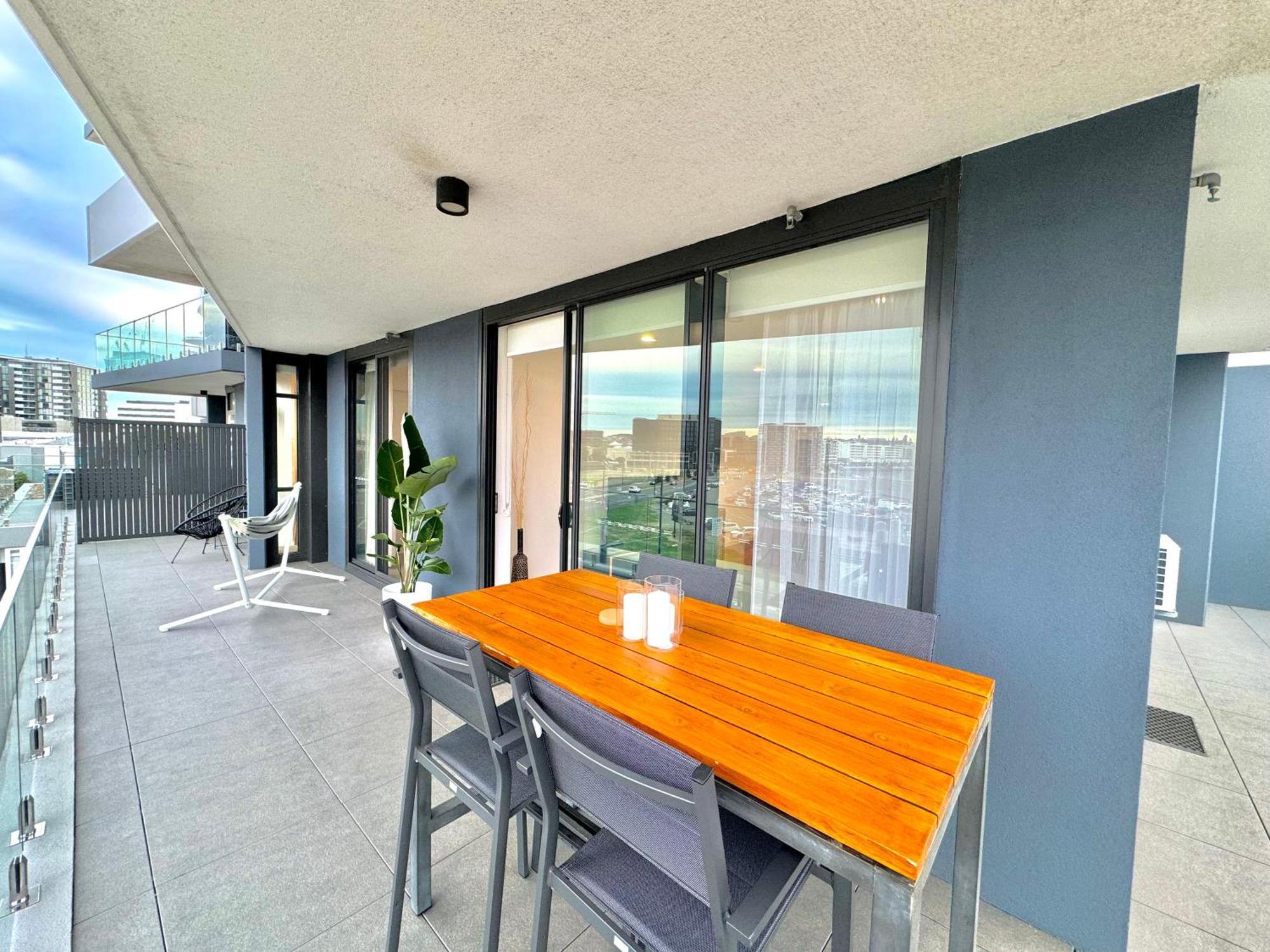 Harbour Towers, Newcastle'S Elite Apartment Stays, Free Parking & Tram Access Buitenkant foto